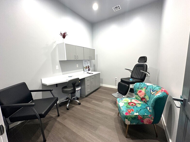 More Photos Of 1140 NW 192nd St, Edmond Office For Lease