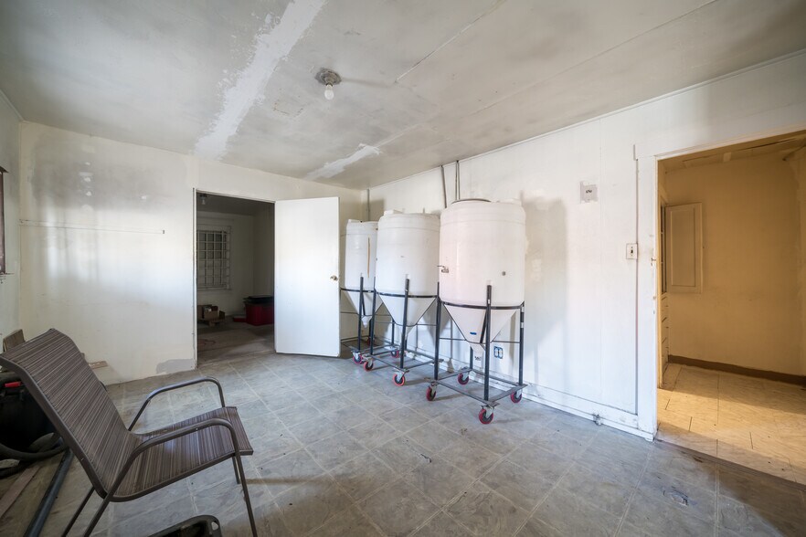 More Photos Of 19215 CA-46 East, Shandon General Retail For Sale