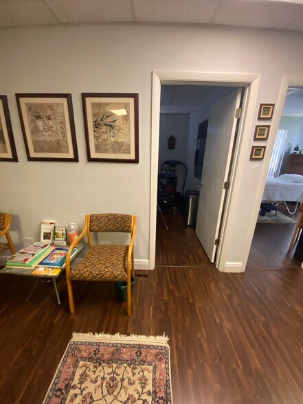 More Photos Of 21400-21414 W Dixie Hwy, Miami Medical For Lease