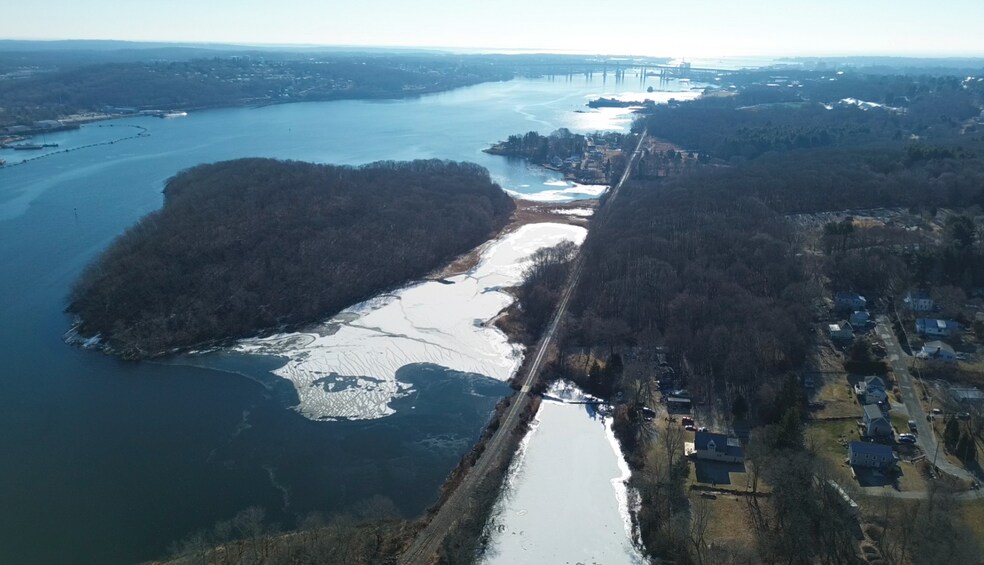 More Photos Of 45 Richards Grove Rd, Quaker Hill Service For Sale