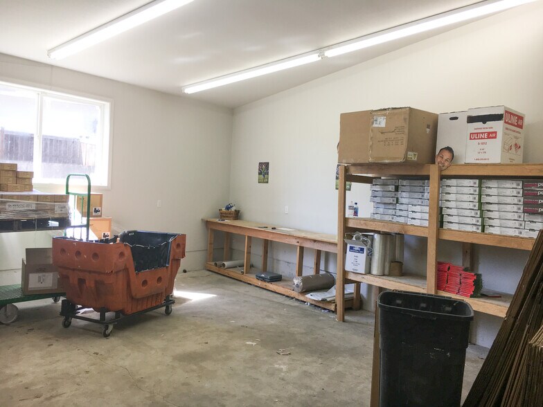 More Photos Of 626 W Main St, Sumner Industrial For Sale