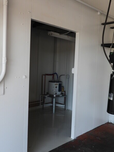 More Photos Of 3612 Oro Dam Blvd E, Oroville Auto Repair For Sale