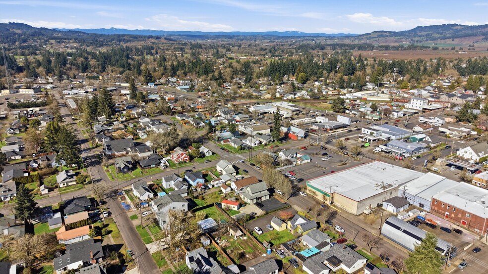 More Photos Of 114 E 2nd St, Newberg Office For Sale