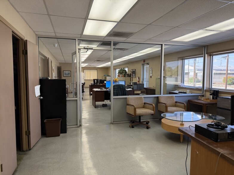 More Photos Of 2026 W Malone Ave, San Antonio Warehouse For Sale