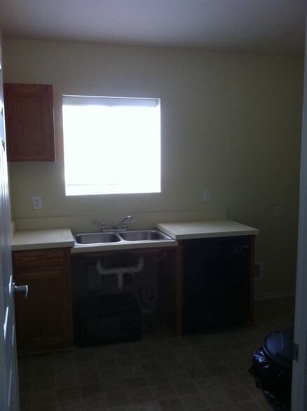 More Photos Of 11585-2 Hwy 181, San Antonio Office For Lease