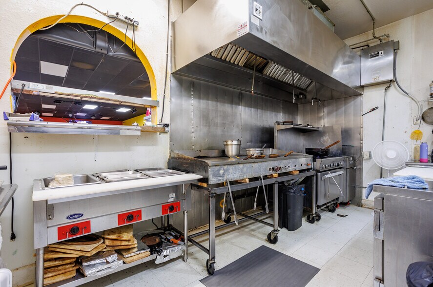 More Photos Of 528 W Clark St, Pasco Restaurant For Sale