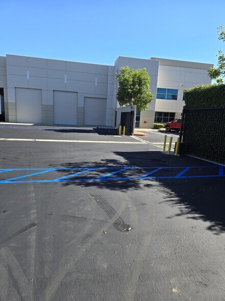 More Photos Of 1495 S Campus Ave, Ontario Warehouse For Lease