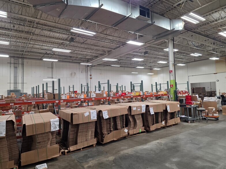 More Photos Of 300 Airport Rd, Ames Warehouse For Sale