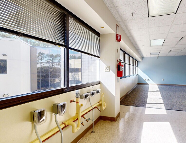 More Photos Of 1101 Hamlin Rd, Durham Research And Development For Lease