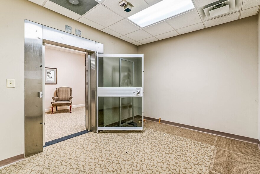More Photos Of 865 Ga-20/81 Hwy, McDonough Bank For Sale