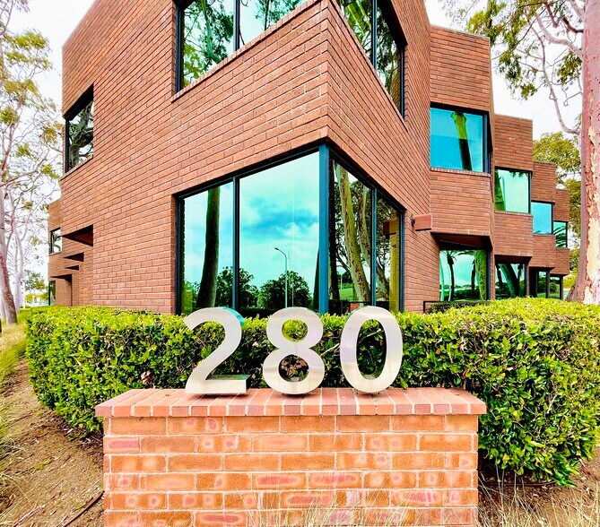 More Photos Of 280 Newport Center Dr, Newport Beach Medical For Lease