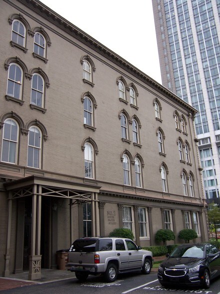 More Photos Of 2 S Water St, Mobile Office For Sale