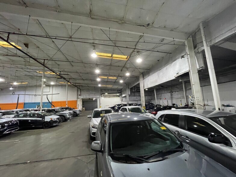 More Photos Of 9075-9125 Antique Way, Manassas Warehouse For Lease