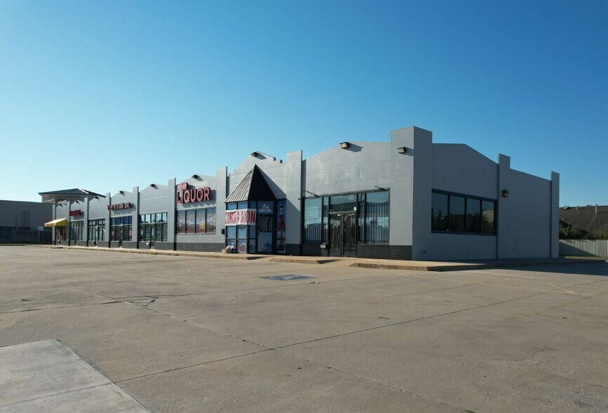 More Photos Of 8278-8288 NW 39th Expy, Bethany Unknown For Lease