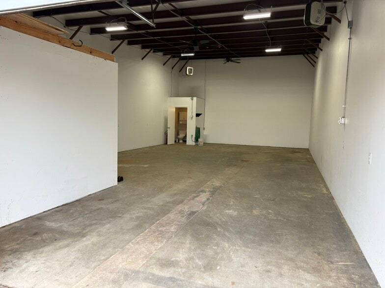 Primary Photo Of 151 Discovery Dr, Colmar Light Distribution For Lease