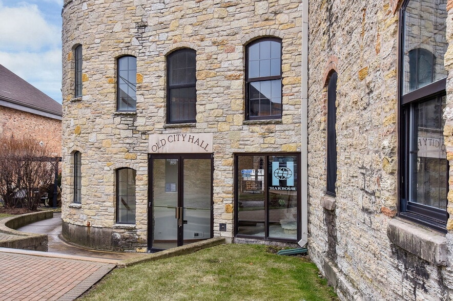 More Photos Of 30 S Shumway Ave, Batavia Office For Sale