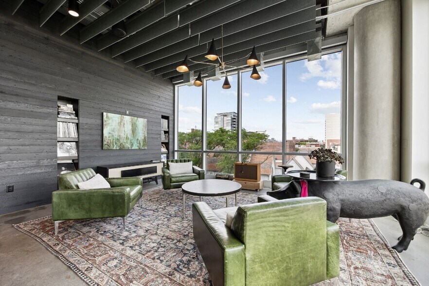 More Photos Of 404 E College St, Iowa City Hotel For Sale