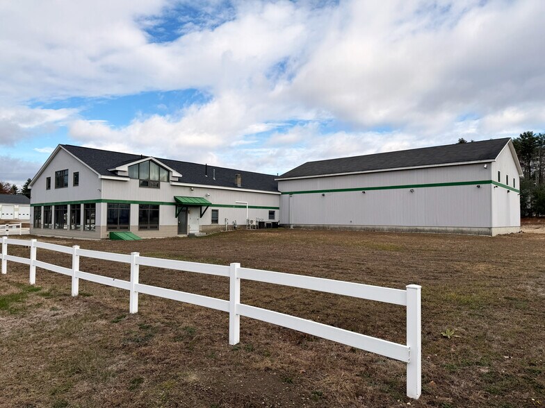 More Photos Of 149 Sheep Davis Rd, Pembroke Storefront For Lease