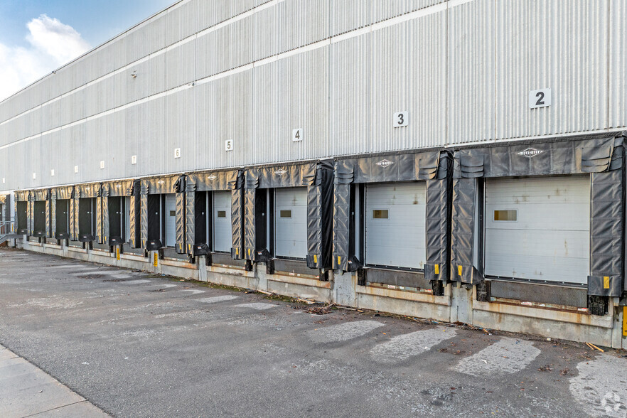 More Photos Of 8350 Lawson Rd, Milton Warehouse For Lease