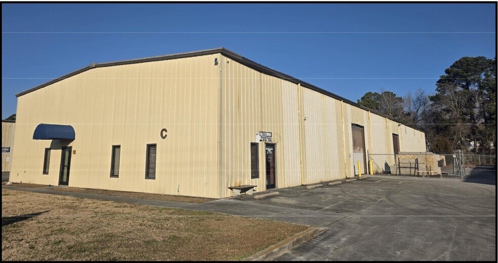 More Photos Of 301-C N Green Meadows Rd, Wilmington Warehouse For Lease