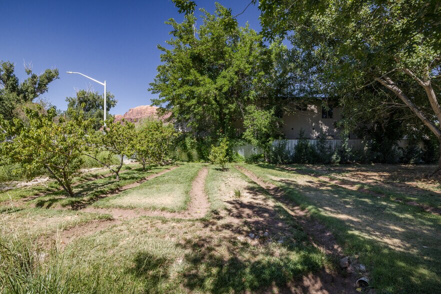 More Photos Of 411 N 500 W, Moab General Retail For Sale
