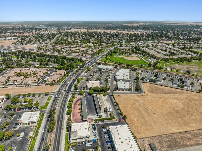 More Photos Of 6350-6370 N Figarden Dr, Fresno Freestanding For Sale