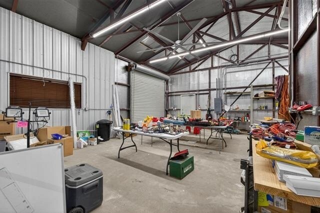 More Photos Of 3050 E Parkway St, Groves Showroom For Sale