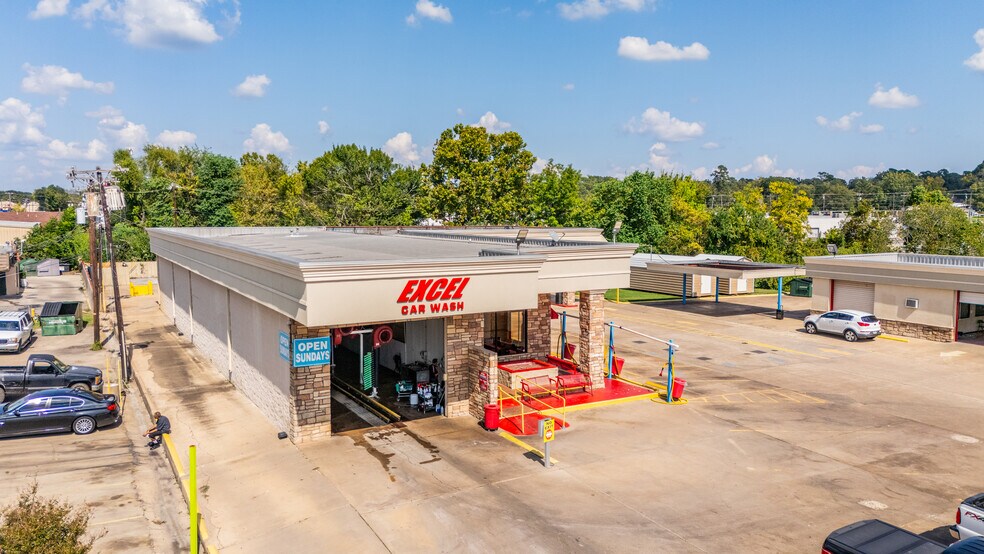 More Photos Of 309 S Timberland Dr, Lufkin Auto Repair For Sale