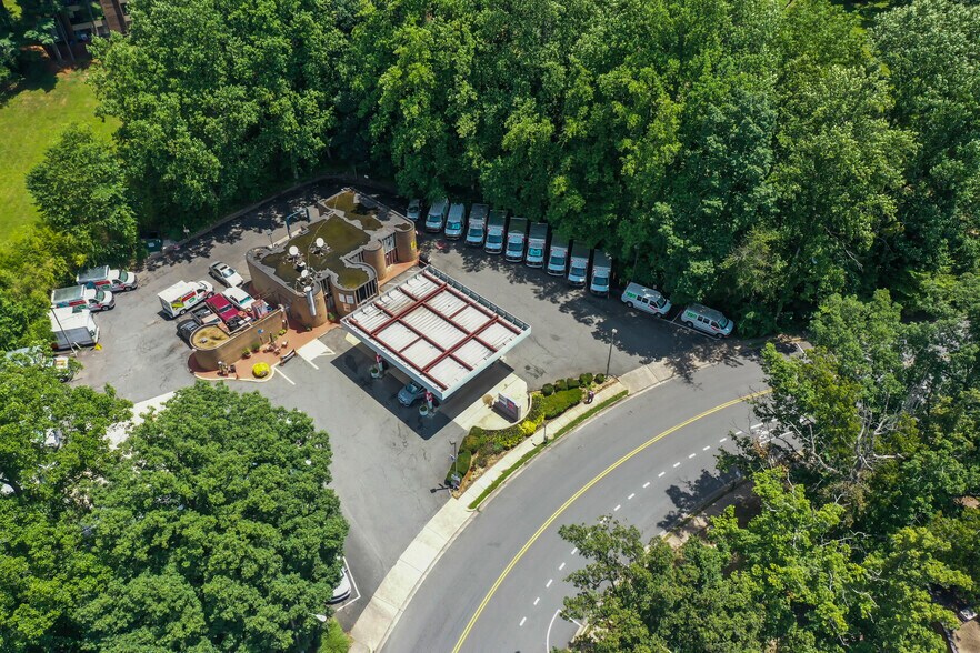 More Photos Of 11410 N Shore Dr, Reston Service Station For Sale