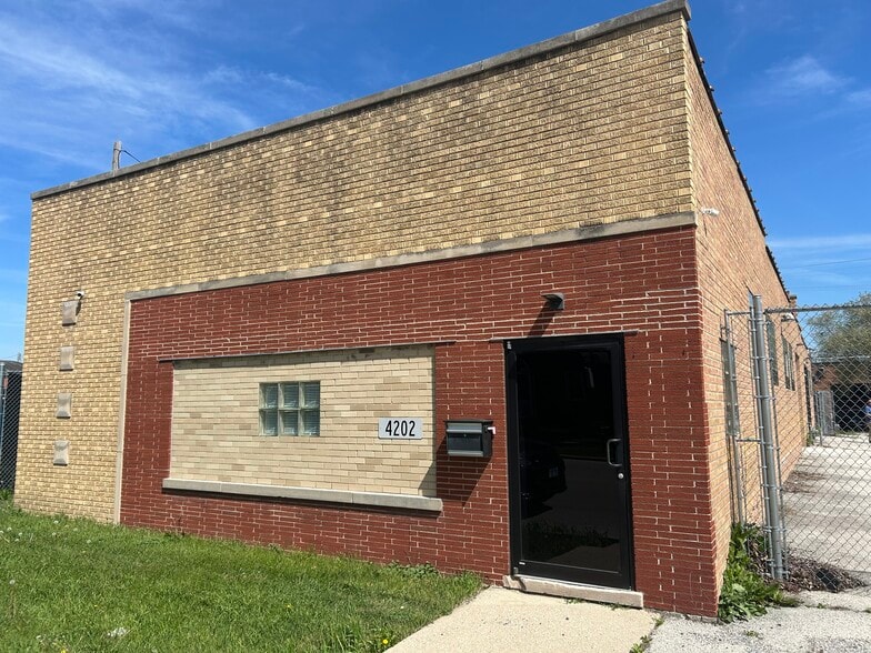 More Photos Of 4202 Warren Ave, Hillside Warehouse For Lease