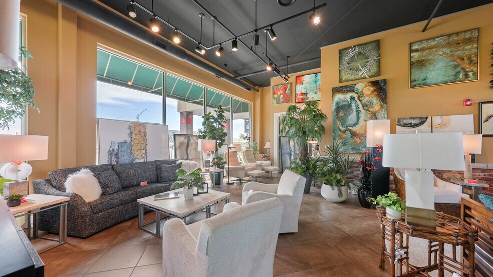 More Photos Of 2265 Bagnell Dam Blvd, Lake Ozark Office For Sale