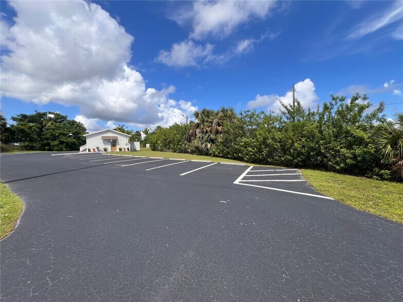 More Photos Of 180 Rio Villa Rd, Punta Gorda Freestanding For Sale