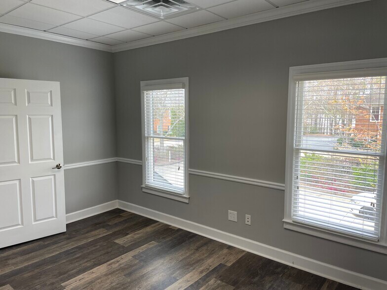 More Photos Of 595 Colonial Park Dr, Roswell Loft Creative Space For Lease