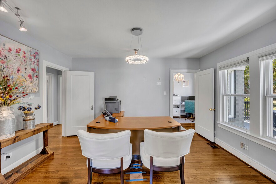 More Photos Of 1500 W Abram St, Arlington Medical For Lease