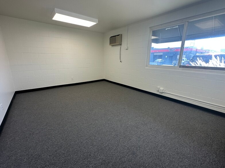 More Photos Of 1221-1225 E Ash Ave, Fullerton Warehouse For Sale