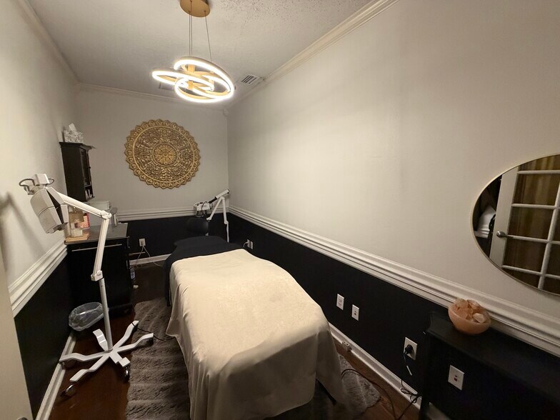 More Photos Of 2001 W Kennedy Blvd, Tampa Office For Sale