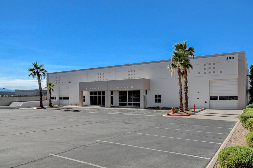 More Photos Of 200 Sunpac Ave, Henderson Warehouse For Sale