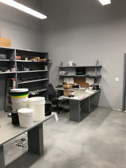 More Photos Of 620-630 Heartland Dr, Sugar Grove Warehouse For Sale