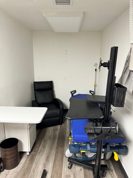 More Photos Of 1302 N Stanton St, El Paso Medical For Sale