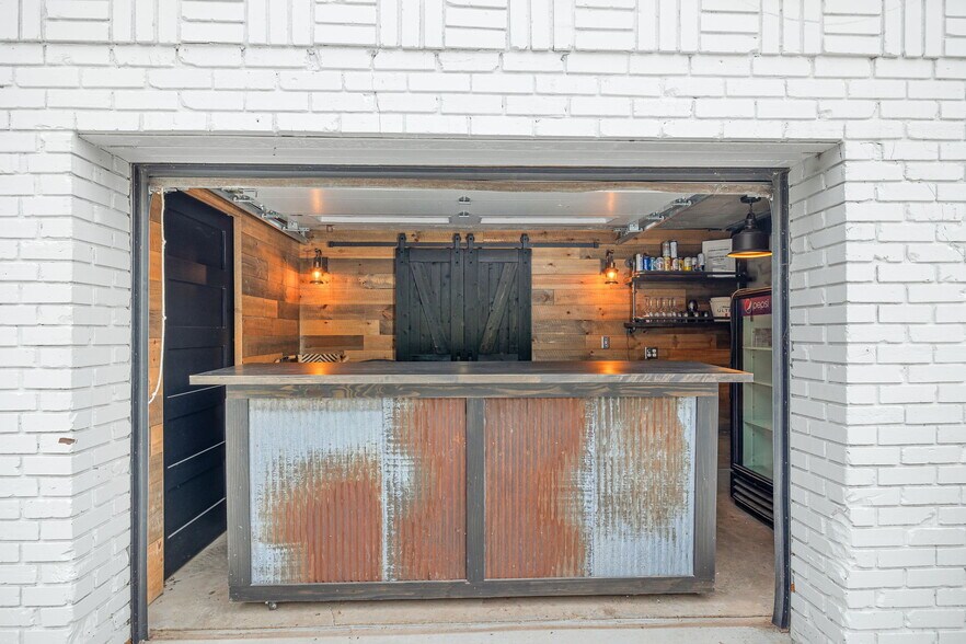 More Photos Of 6480 SE Highway 169, Saint Joseph Sports And Entertainment For Sale