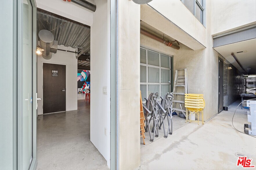 More Photos Of 1046 Princeton #108 dr, Marina Del Rey Office For Sale