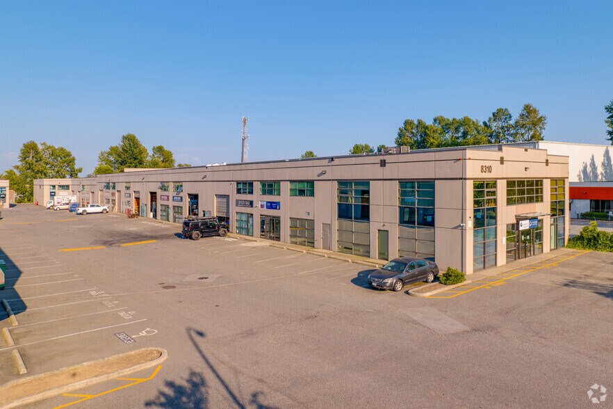 More Photos Of 8308 130 St, Surrey Flex For Sale