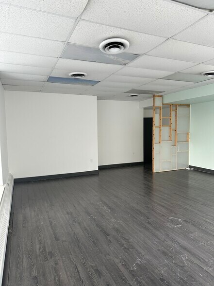 More Photos Of 394-400 Pacific Ave, Toronto Storefront Retail Office For Lease