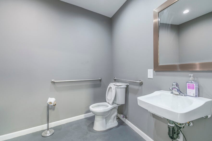 More Photos Of 4605–4619 W Pico Boulevard, Los Angeles Auto Repair For Sale