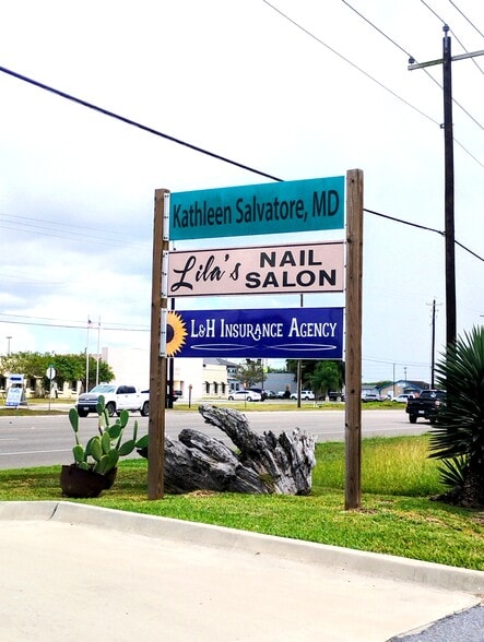 More Photos Of 2489 W Bus Highway 77, San Benito Office For Lease