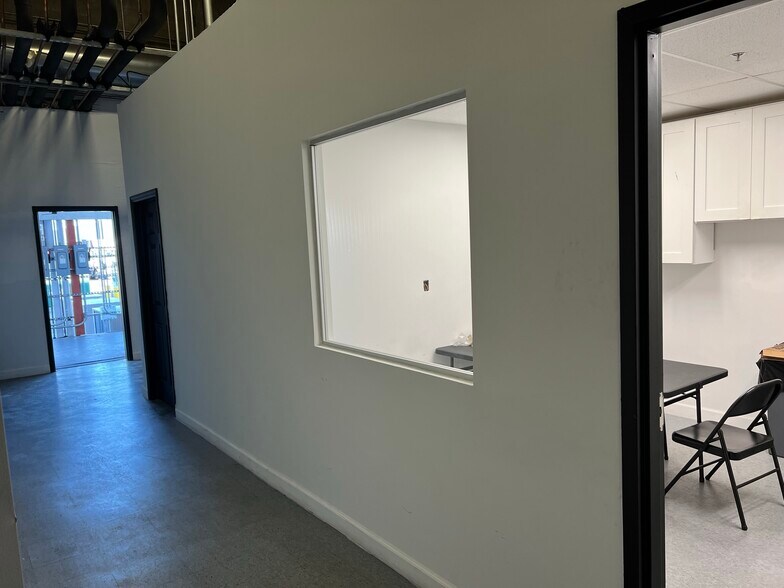 More Photos Of 7500 NW 25th St, Miami Refrigeration Cold Storage For Sale