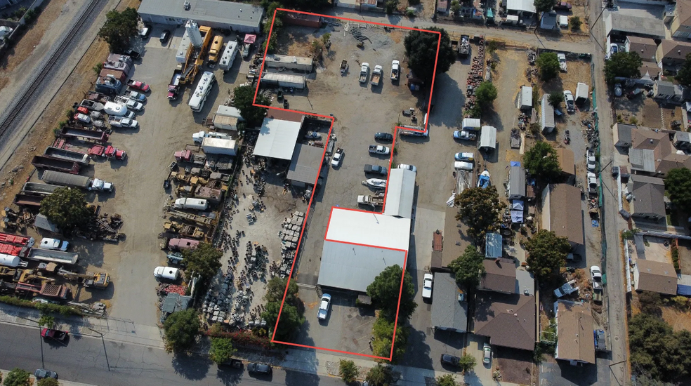 Primary Photo Of 147-153 N 10th Ave, Upland Warehouse For Lease