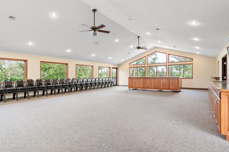 More Photos Of 3700 11th Pl NE, Austin Lodge Meeting Hall For Sale