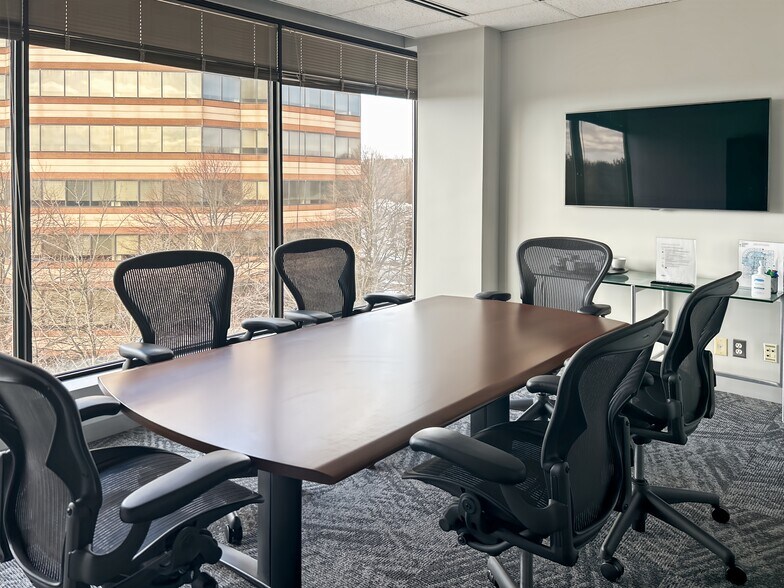 More Photos Of 10451 Mill Run Cir, Owings Mills Coworking Space