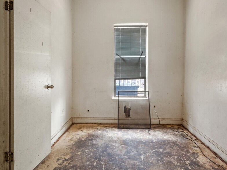 More Photos Of 1223 N St NW, Washington Apartments For Sale